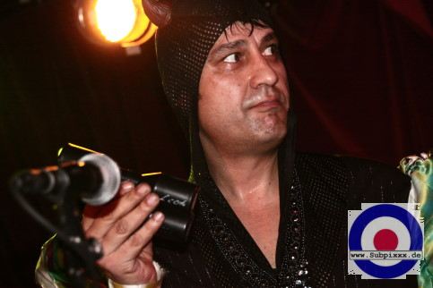 Die Goldenen Zitronen (D) Groove Station, Dresden 18. Dezember 2009 (21).JPG